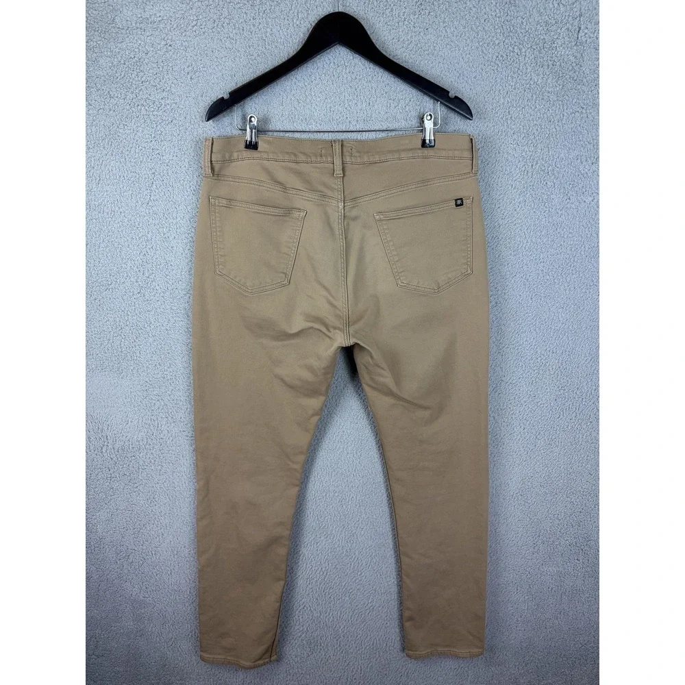 Banana Republic brand banana